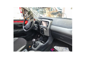 Verin de coffre TOYOTA AYGO 2 Photo n°10