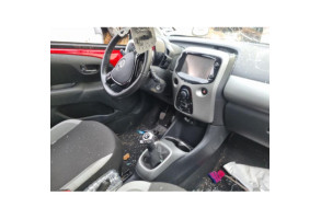 Verin de coffre TOYOTA AYGO 2 Photo n°12