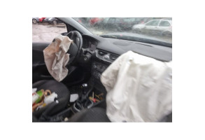 Verin de coffre OPEL CORSA E Photo n°13