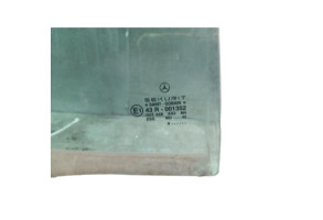 Vitre arriere droit MERCEDES CLASSE A 168 Photo n°1