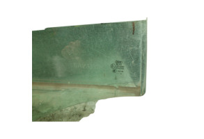 Vitre arriere droit AUDI A4 3 Photo n°1