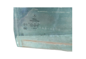 Vitre arriere droit MERCEDES CLASSE C 203 Photo n°2