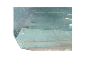 Vitre avant droit MERCEDES CLASSE C 203 Photo n°2