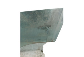 Vitre avant gauche MERCEDES CLASSE M 164 Photo n°1