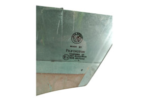 Vitre avant gauche ALFA ROMEO 156 Photo n°1