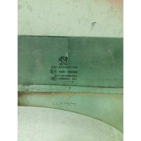 Vitre arriere gauche PEUGEOT 2008 1