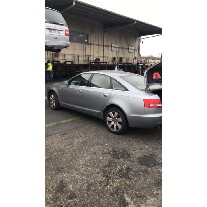 Verin de coffre AUDI A6 3 Photo n°6
