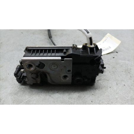 Serrure arriere droit PEUGEOT 208 1