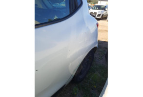 Feu arriere secondaire gauche (feux) RENAULT CLIO 4 Photo n°17
