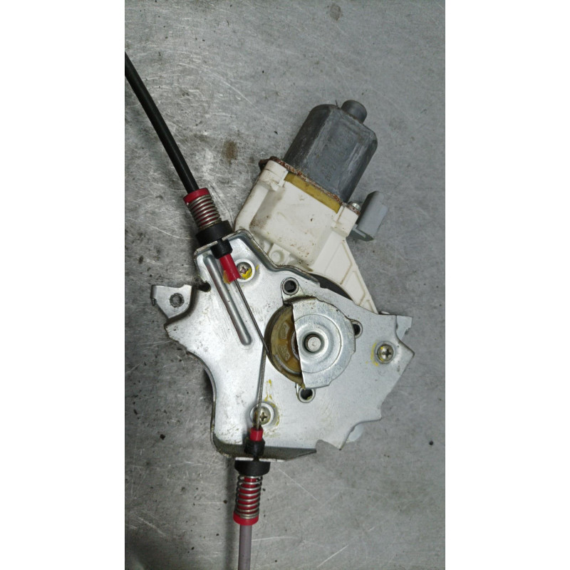 Leve vitre electrique avant droit NISSAN MICRA 3 Photo n°1