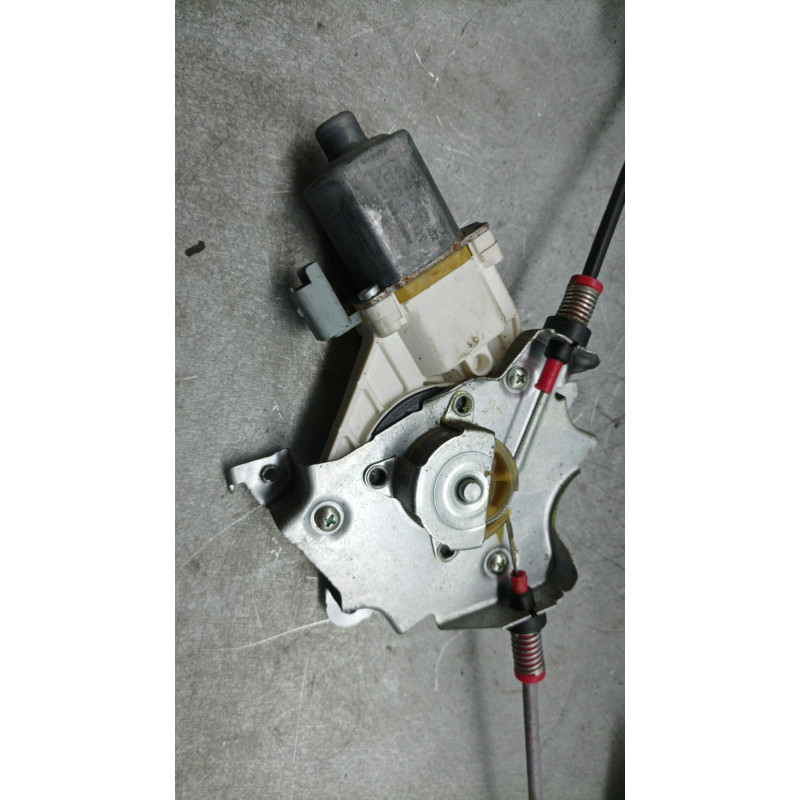 Leve vitre electrique avant gauche NISSAN MICRA 3 Photo n°1