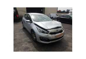 Verin de coffre KIA CEE-D 2 Photo n°18