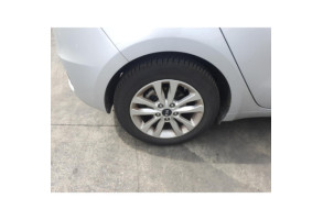 Verin de coffre KIA CEE-D 2 Photo n°20
