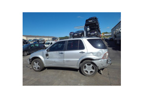 Charniere de capot MERCEDES CLASSE M 163 Photo n°9