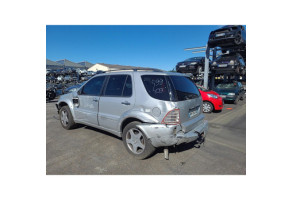 Charniere de capot MERCEDES CLASSE M 163 Photo n°13