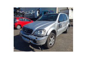 Charniere de capot MERCEDES CLASSE M 163 Photo n°4