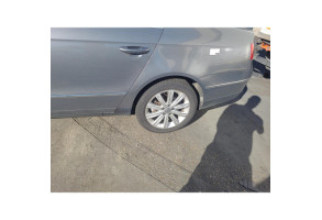 Malle/Hayon arriere VOLKSWAGEN PASSAT 5 Photo n°8