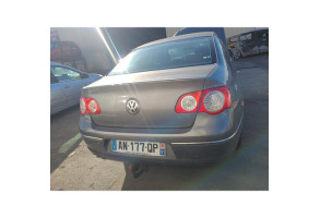 Malle/Hayon arriere VOLKSWAGEN PASSAT 5 Photo n°13