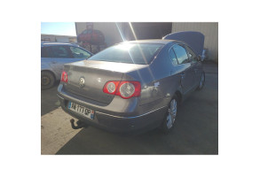 Malle/Hayon arriere VOLKSWAGEN PASSAT 5 Photo n°18