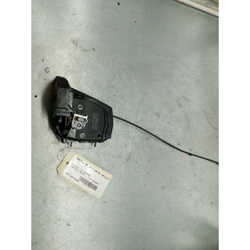Serrure arriere droit TOYOTA YARIS 2 Photo n°1