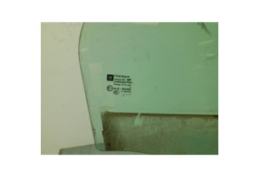 Vitre arriere droit OPEL ASTRA J Photo n°2