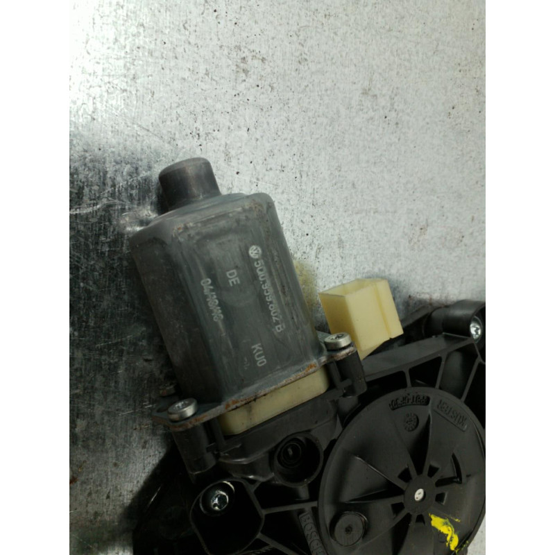 Leve vitre electrique avant droit SKODA OCTAVIA 3 Photo n°1
