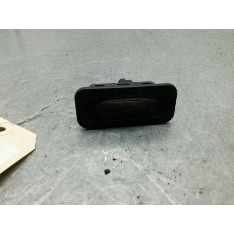 Bouton de coffre RENAULT GRAND SCENIC 3 Photo n°1