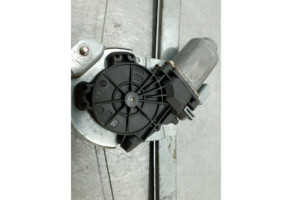 Leve vitre electrique avant gauche PEUGEOT 107 Photo n°3