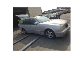Feu arriere secondaire droit (feux) MERCEDES CLASSE E 210 Photo n°5