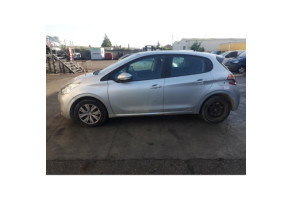 Pare boue arriere droit PEUGEOT 208 1 Photo n°10