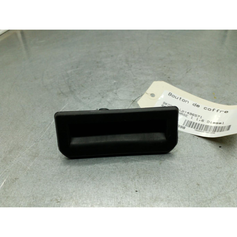 Bouton de coffre SKODA RAPID Photo n°1