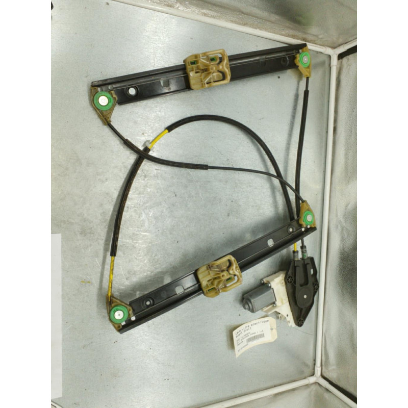 Leve vitre electrique avant droit AUDI A1 1 Photo n°1