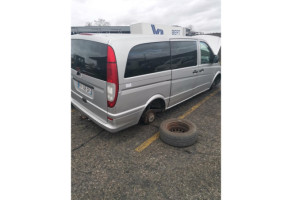 Verin de coffre MERCEDES VITO 639 Photo n°5