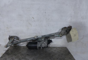 Moteur essuie glace avant TOYOTA COROLLA VERSO 2