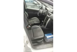 Verin de coffre PEUGEOT 207 Photo n°8