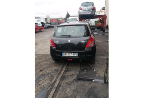 Verin de coffre SUZUKI SWIFT 3 Photo n°6