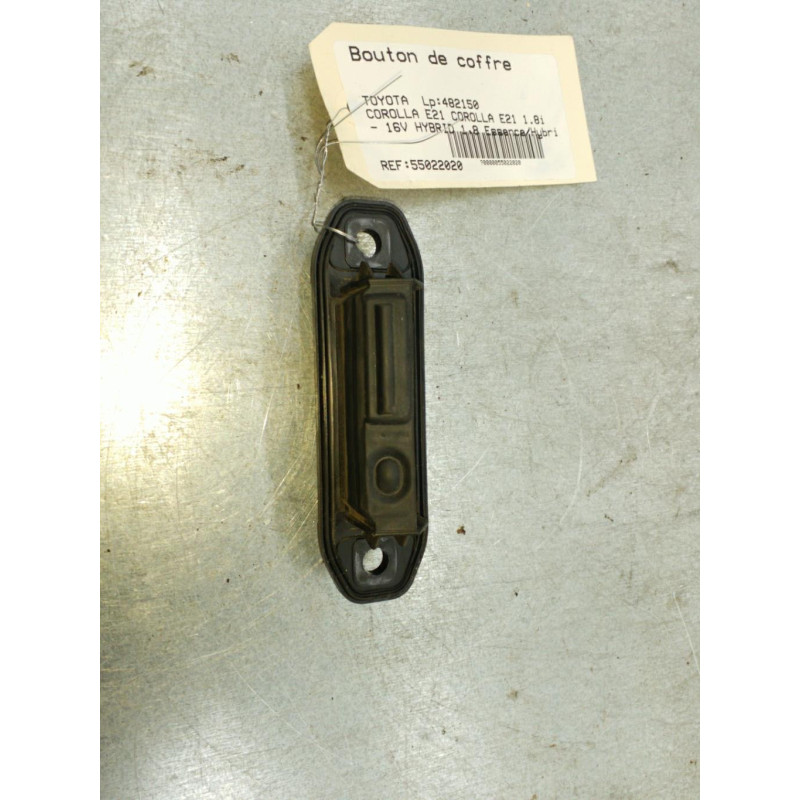 Bouton de coffre TOYOTA COROLLA E21 Photo n°1