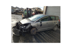 Vitre arriere gauche PEUGEOT 5008 1 Photo n°12