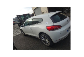 Pare boue arriere droit VOLKSWAGEN SCIROCCO 3 Photo n°4
