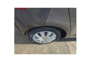 Verin de coffre TOYOTA YARIS 2 Photo n°3