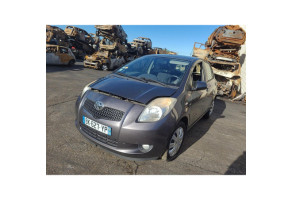 Verin de coffre TOYOTA YARIS 2 Photo n°6