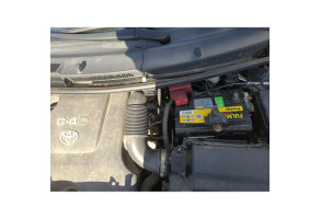 Verin de coffre TOYOTA YARIS 2 Photo n°7