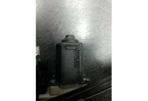 Leve vitre electrique avant gauche FORD FOCUS 3 Photo n°2