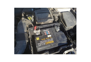 Verin de coffre RENAULT CLIO 4 Photo n°10