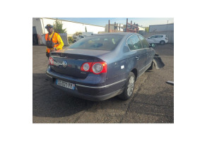 Malle/Hayon arriere VOLKSWAGEN PASSAT 5 Photo n°12