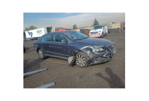 Malle/Hayon arriere VOLKSWAGEN PASSAT 5 Photo n°16