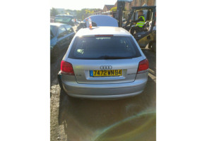 Verin de coffre AUDI A3 2 Photo n°4