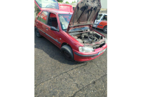 Verin de coffre PEUGEOT 106 Photo n°5
