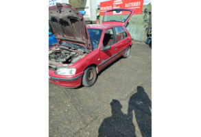 Verin de coffre PEUGEOT 106 Photo n°6