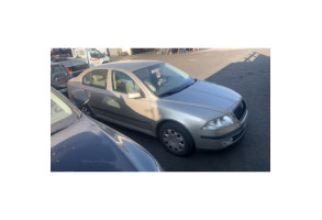 Verin de coffre SKODA OCTAVIA 2 Photo n°11